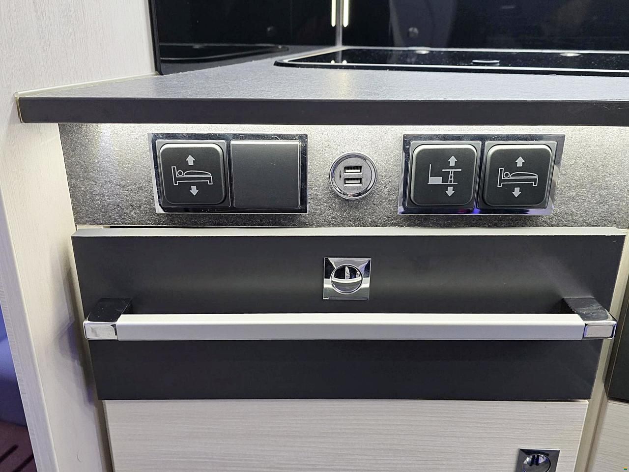 Challenger 380 GRAPHITE EDITION PREMIUM 2.0 AUTOMAT