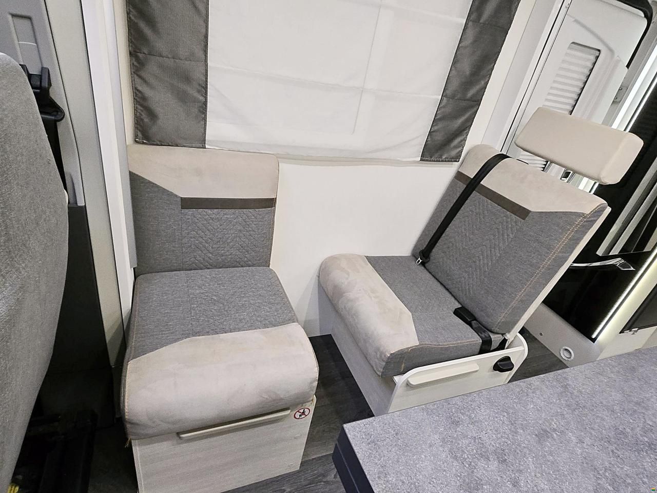 Challenger 380 GRAPHITE EDITION PREMIUM 2.0 AUTOMAT