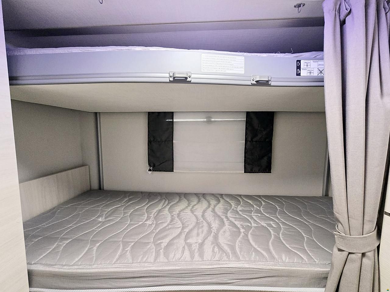 Challenger 380 GRAPHITE EDITION PREMIUM 2.0 AUTOMAT