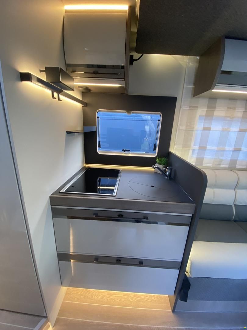 Roller Team Zefiro 287 TL, Fiat 140PS Automat