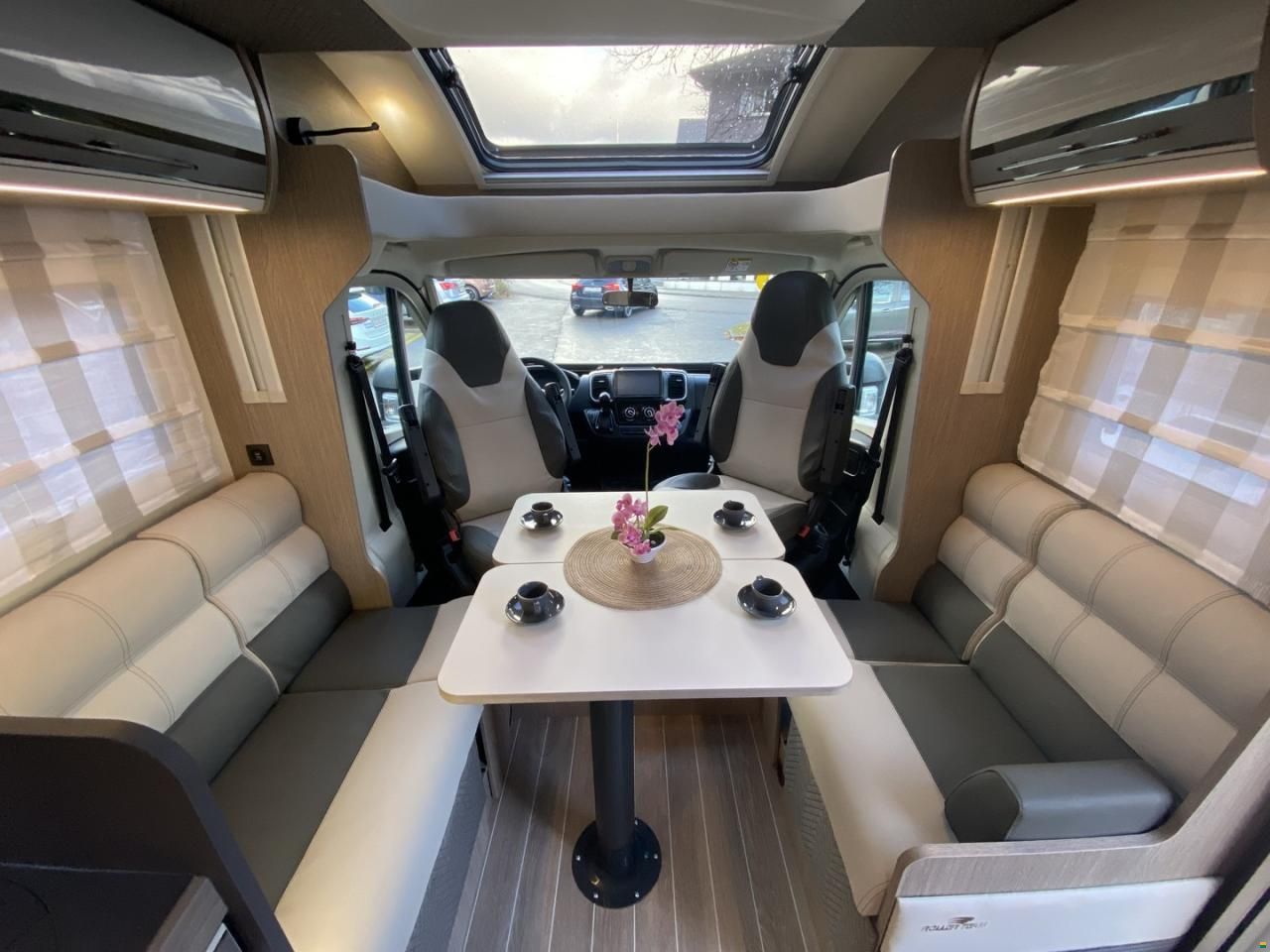 Roller Team Zefiro 287 TL, Fiat 140PS Automat