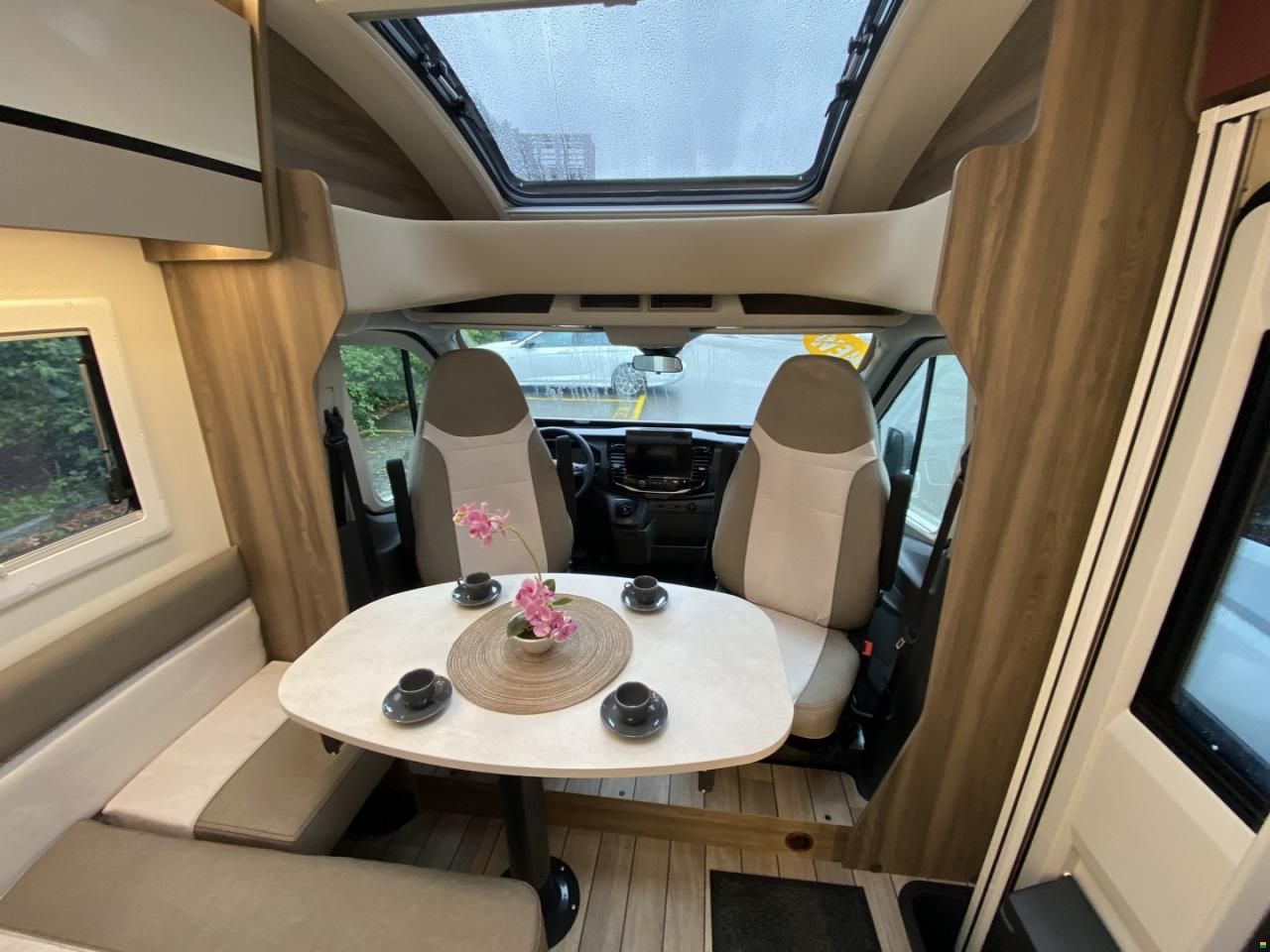 Roller Team Kronos FIT 281P, Ford 165PS Automat