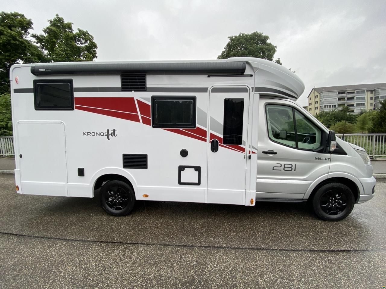 Roller Team Kronos FIT 281P, Ford 165PS Automat