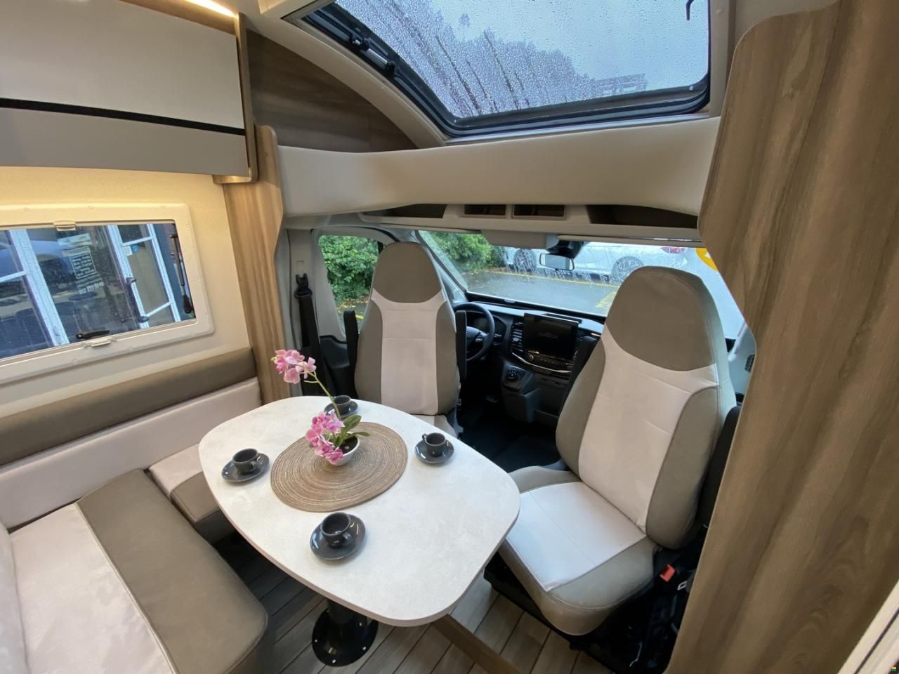 Roller Team Kronos FIT 281P, Ford 165PS Automat