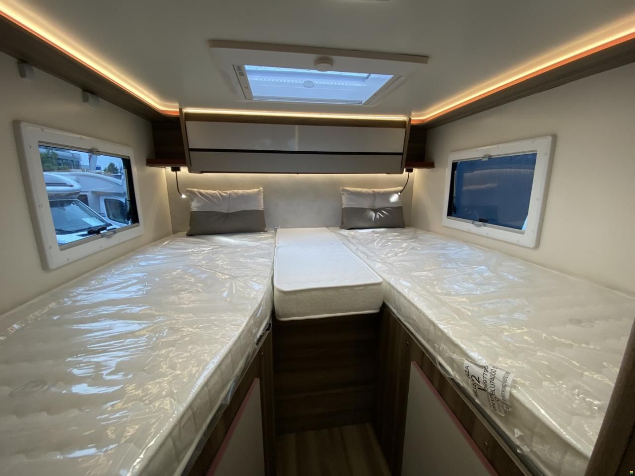 Roller Team Kronos FIT 281P, Ford 165PS Automat