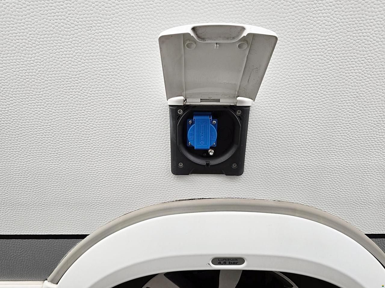 Hobby 495 UL PREMIUM CAMPER