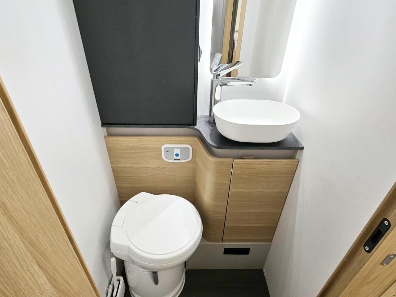 Adria Coral 650 DL AXESS 2.2 HDI