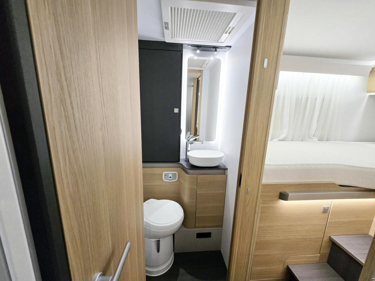 Adria Coral 650 DL AXESS 2.2 HDI