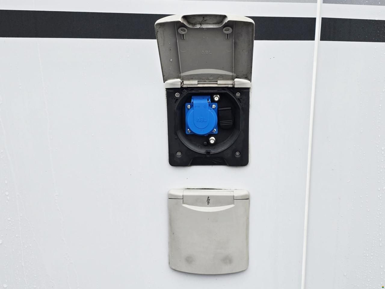 Adria Coral 650 DL AXESS 2.2 HDI