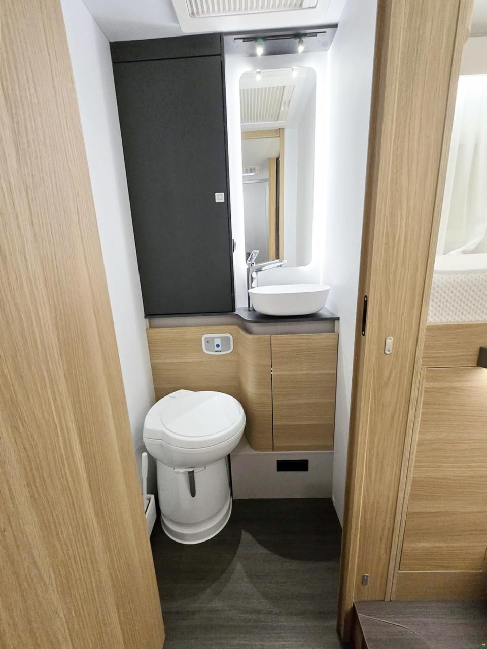 Adria Coral 650 DL AXESS 2.2 HDI