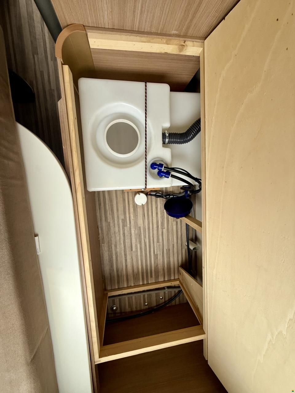 Adria Aviva Lite 370DD