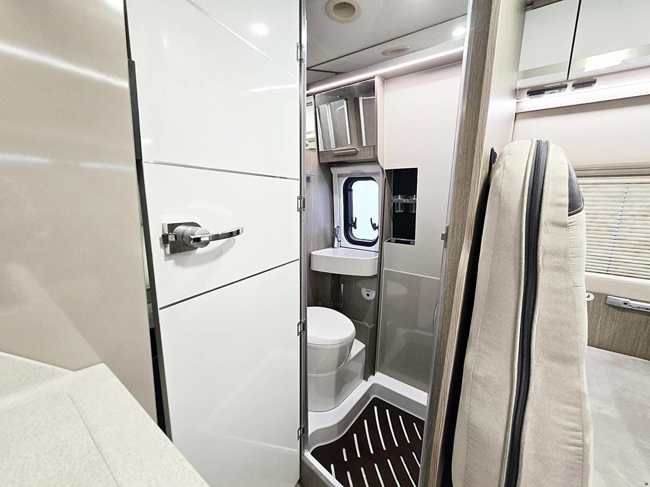 Chausson V 690 PREMIUM ROAD LINE 2.3 9G-AUTOMATIK