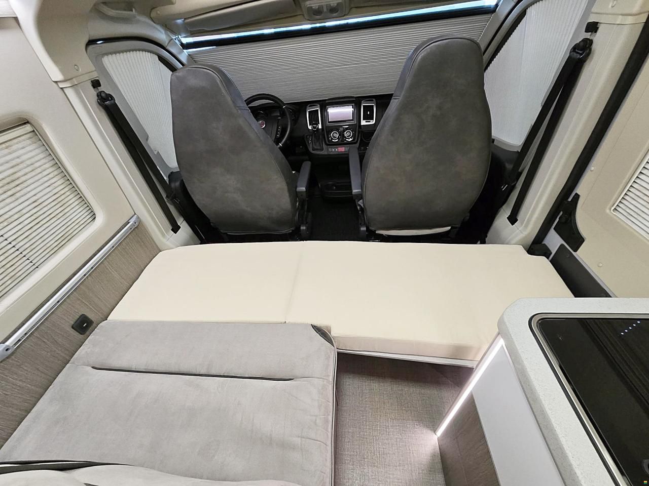 Chausson V 690 PREMIUM ROAD LINE 2.3 9G-AUTOMATIK