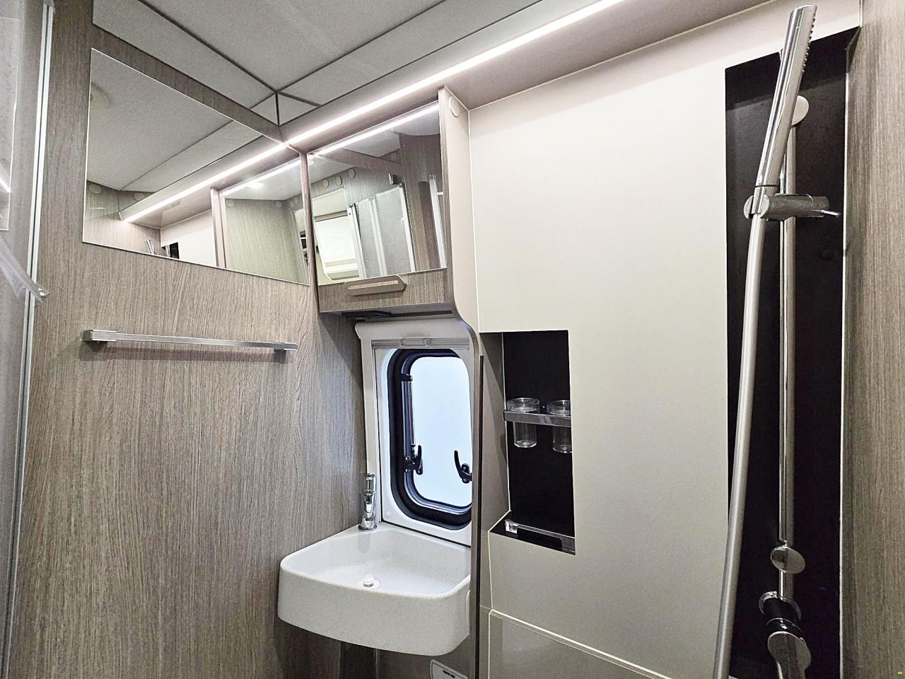 Chausson V 690 PREMIUM ROAD LINE 2.3 9G-AUTOMATIK