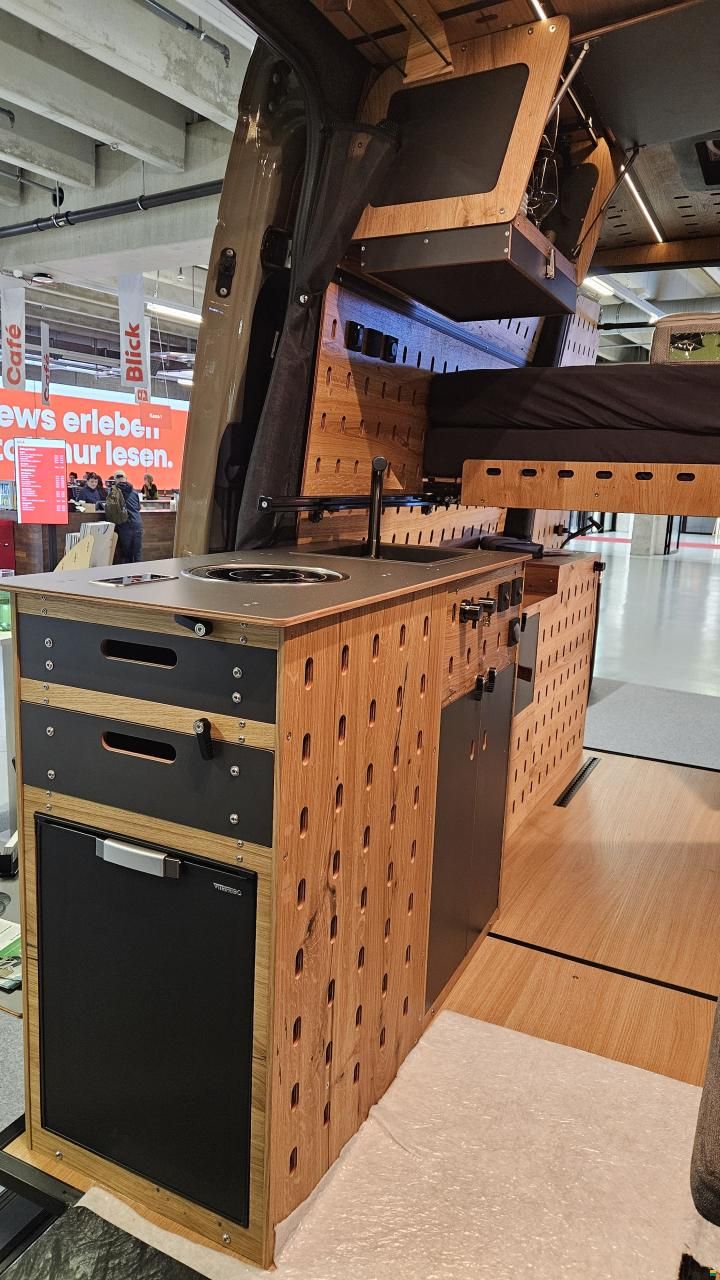 Mercedes Benz Sprinter 907 4x4 319