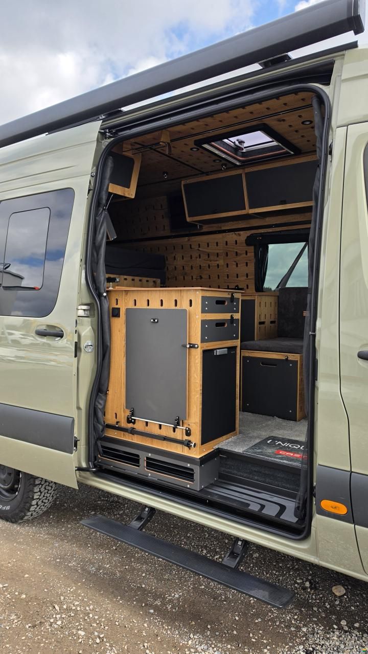 Mercedes Benz Sprinter 907 4x4 319