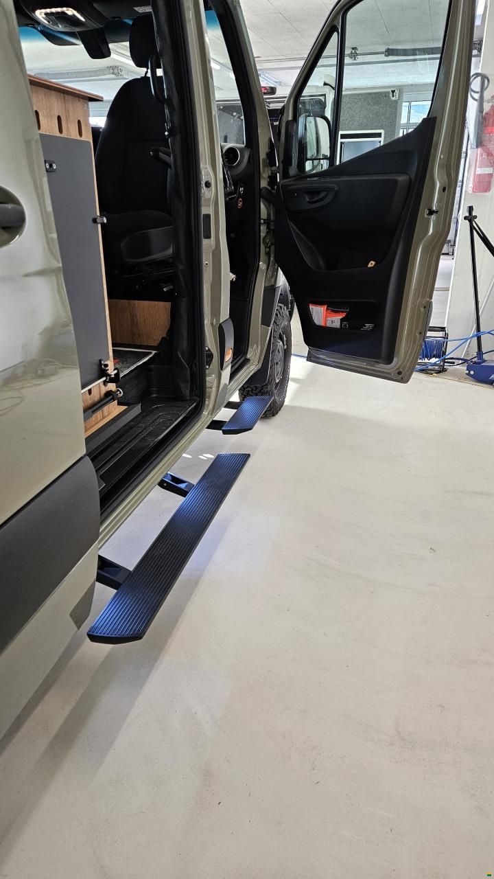 Mercedes Benz Sprinter 907 4x4 319