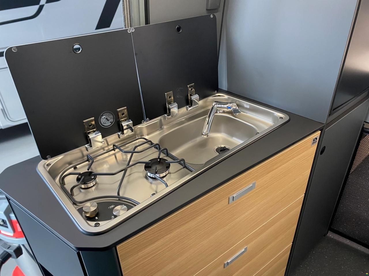 Adria TWIN 640 SGX PT 60Y DELUXE