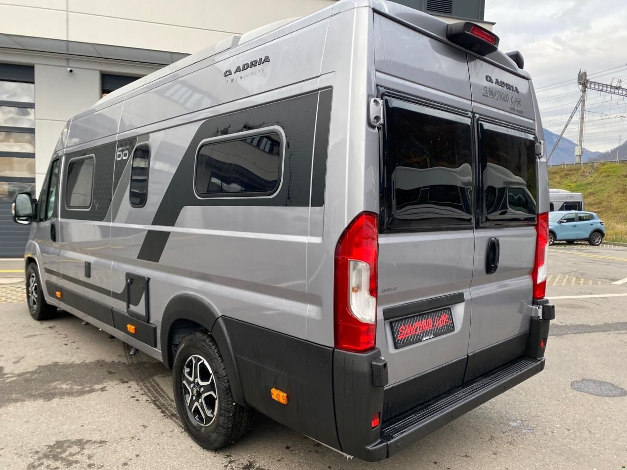 Adria TWIN 640 SGX PT 60Y DELUXE