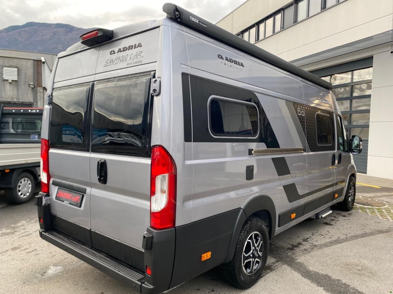 Adria TWIN 640 SGX PT 60Y DELUXE