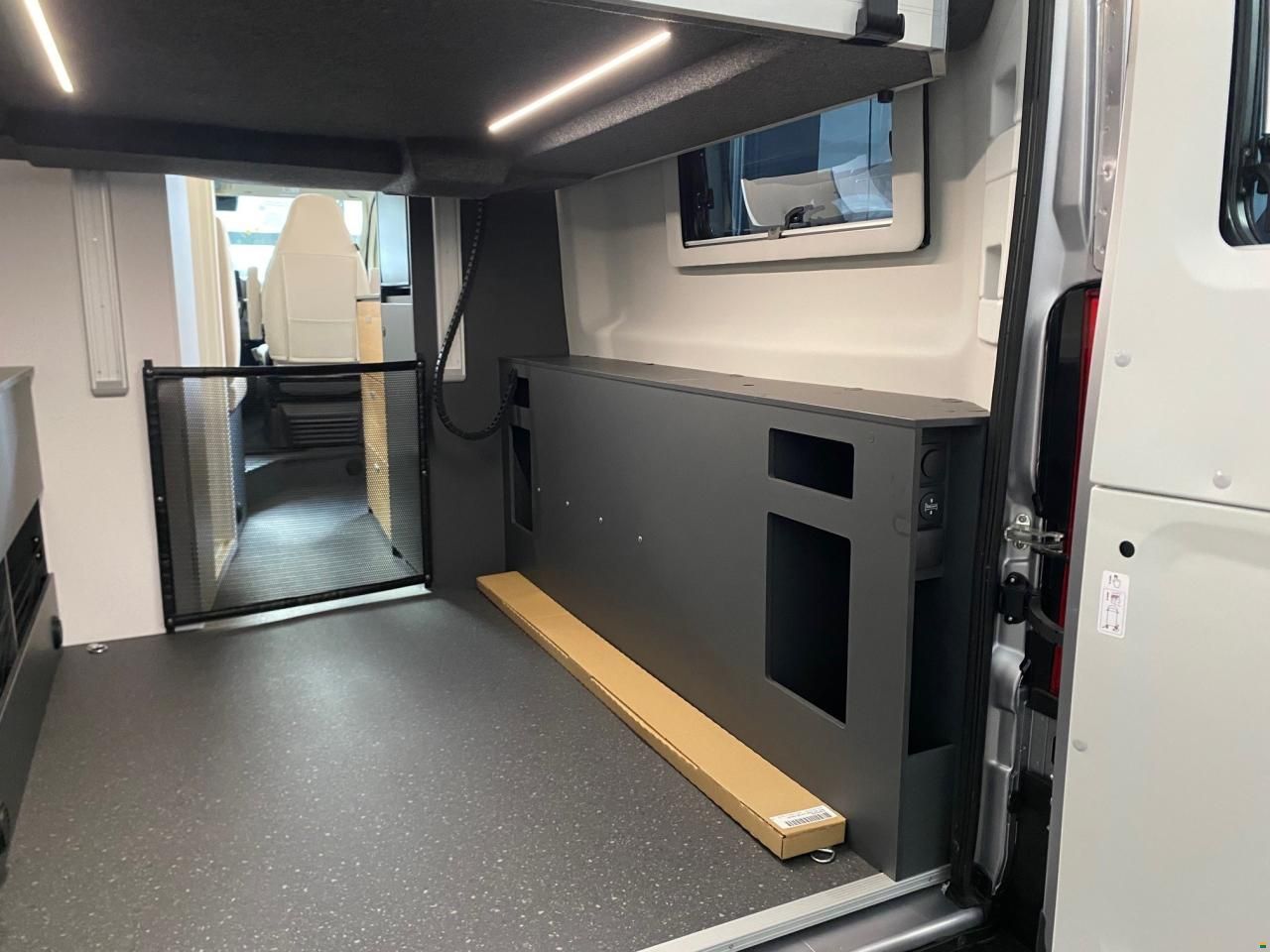 Adria TWIN 640 SGX PT 60Y DELUXE