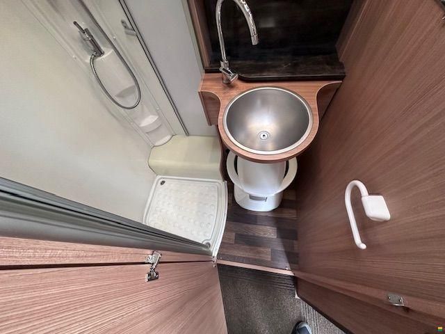 Knaus Sky TI 650 MEG