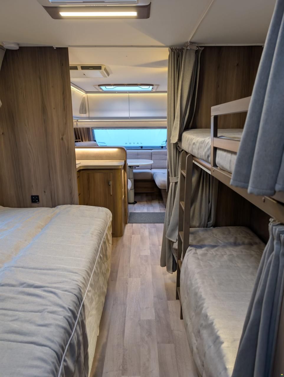 Kabe Royal 740 CTDL KS