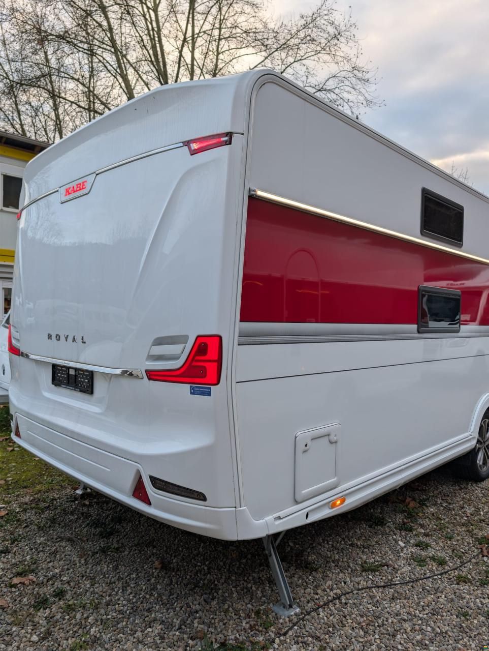 Kabe Royal 740 CTDL KS