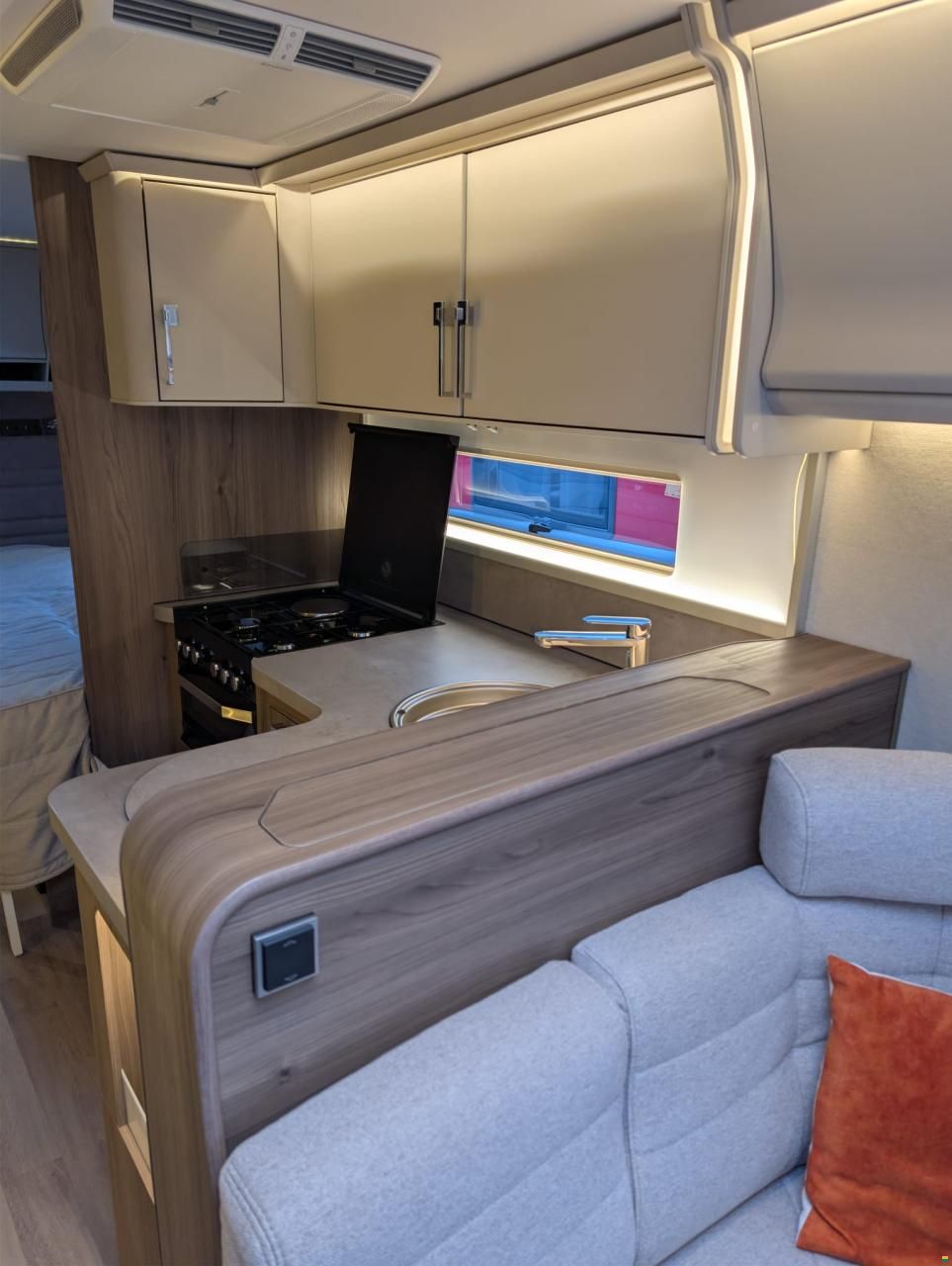 Kabe Royal 740 CTDL KS