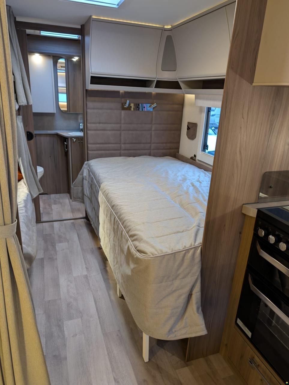 Kabe Royal 740 CTDL KS