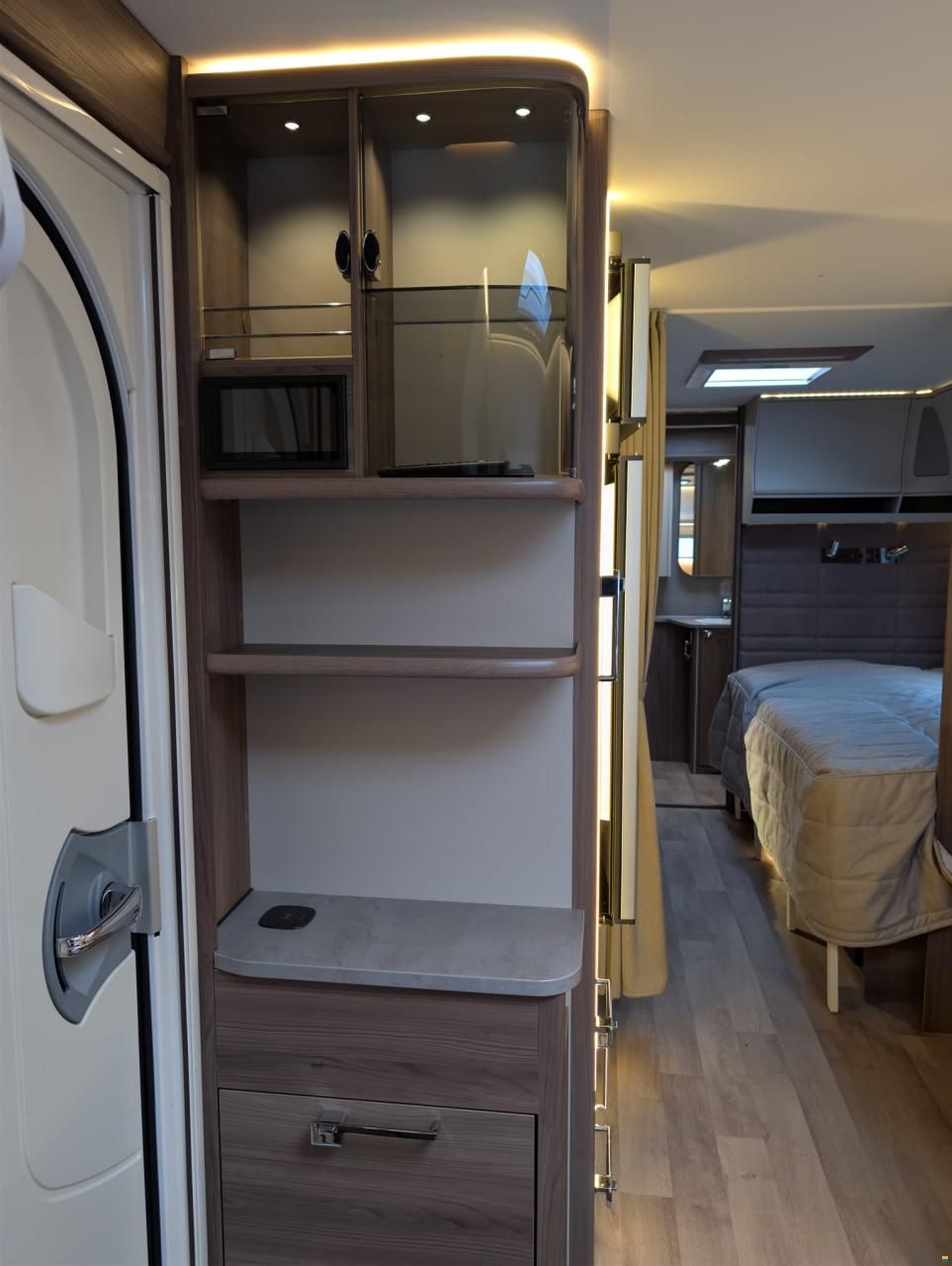 Kabe Royal 740 CTDL KS