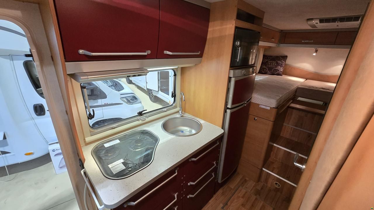 Eura Mobil Terrestra T 700 EB