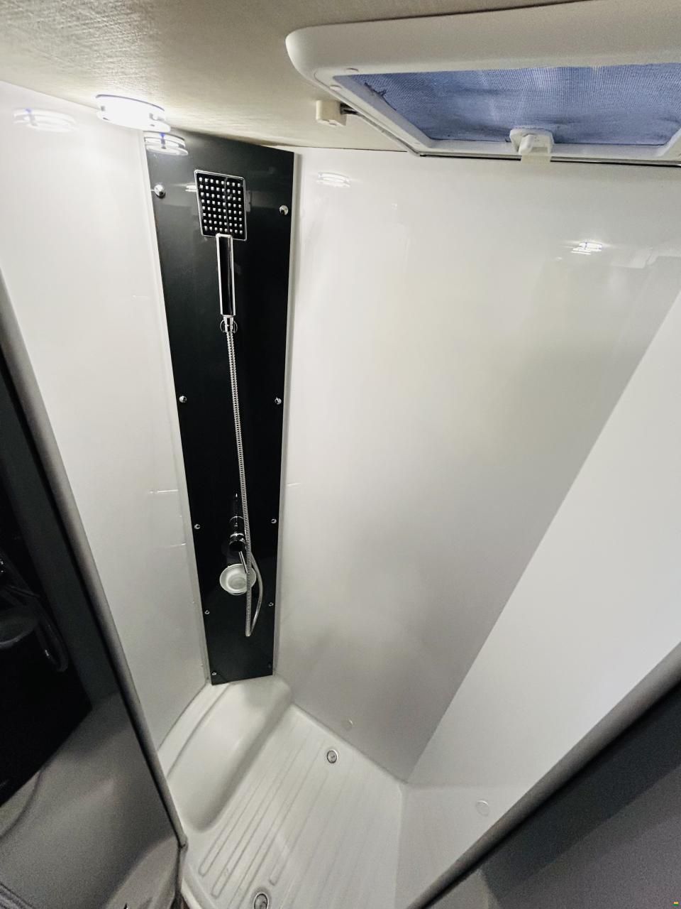 Challenger Genesis C256