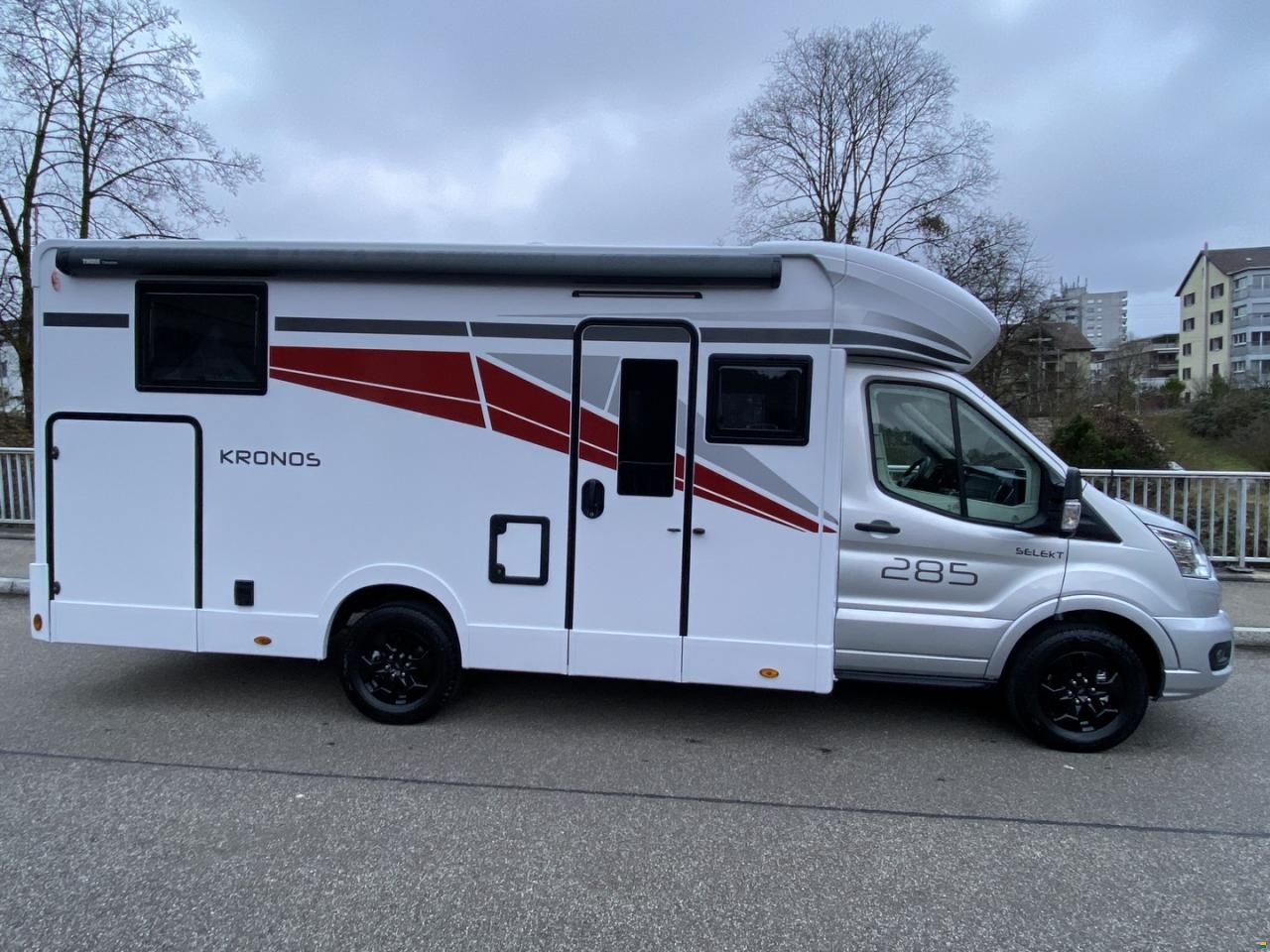 Roller Team Kronos 285 TL, Ford 165PS Automat