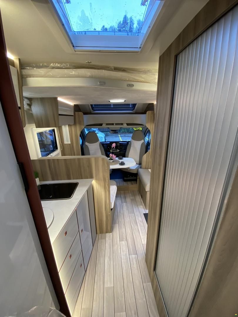 Roller Team Kronos 285 TL, Ford 165PS Automat