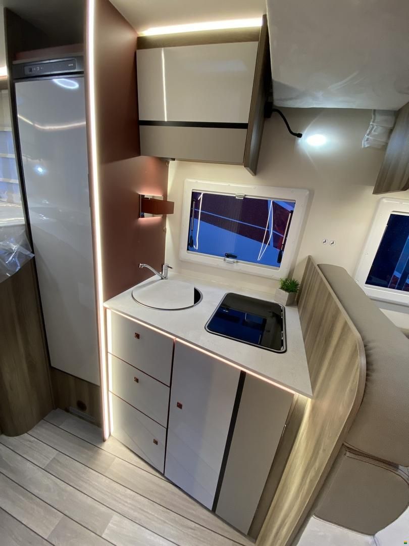 Roller Team Kronos 285 TL, Ford 165PS Automat