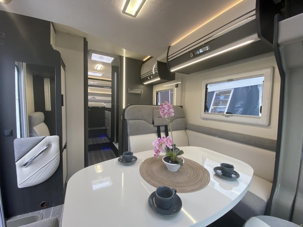 Roller Team Kronos 284 TL, Fiat 2.2MJ 140PS Automat