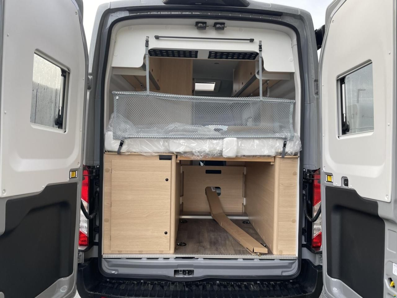 Sunlight Cliff 4x4 590