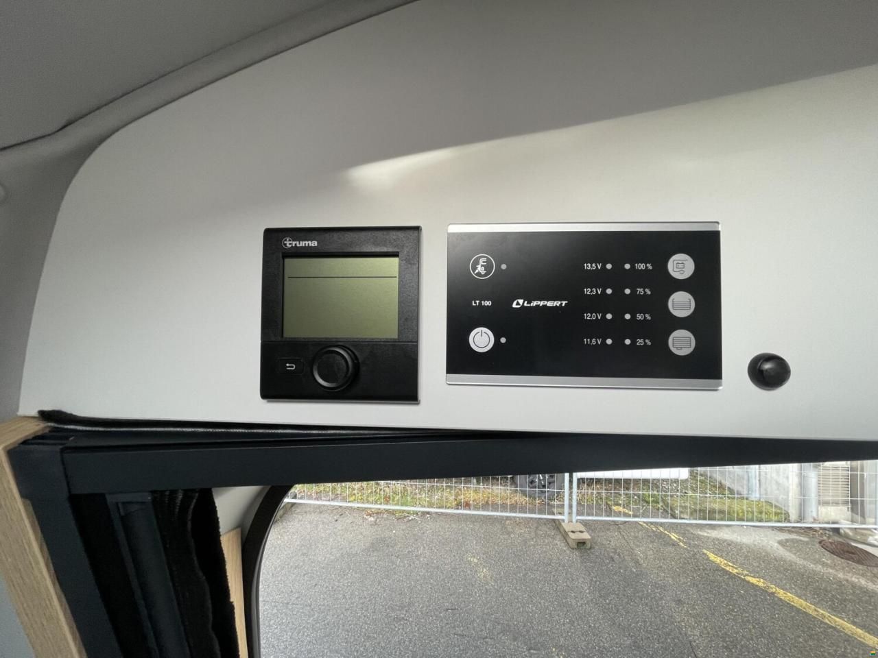 Sunlight Cliff 4x4 590