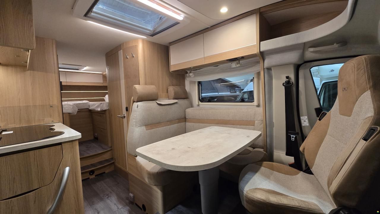 LMC Cruiser T 662 G - MJ2025