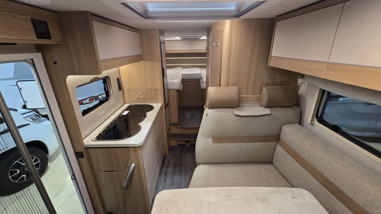 LMC Cruiser T 662 G - MJ2025