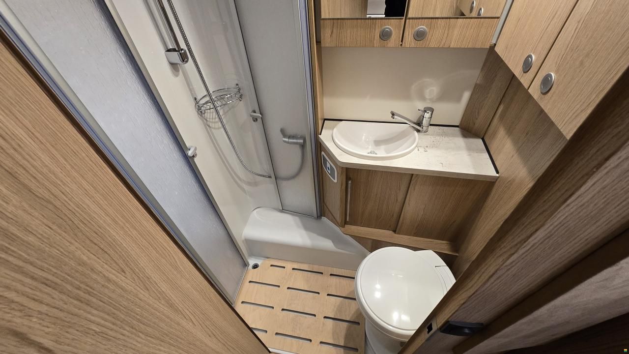 LMC Cruiser T 662 G - MJ2025