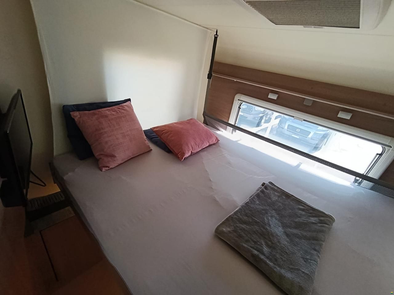 B&uuml;rstner BT 7441