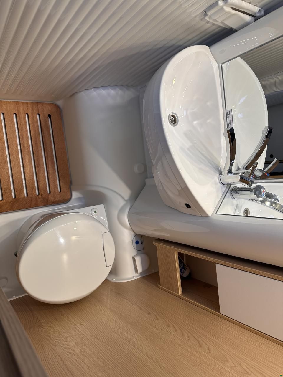 Sunlight V67S Adventure Edition