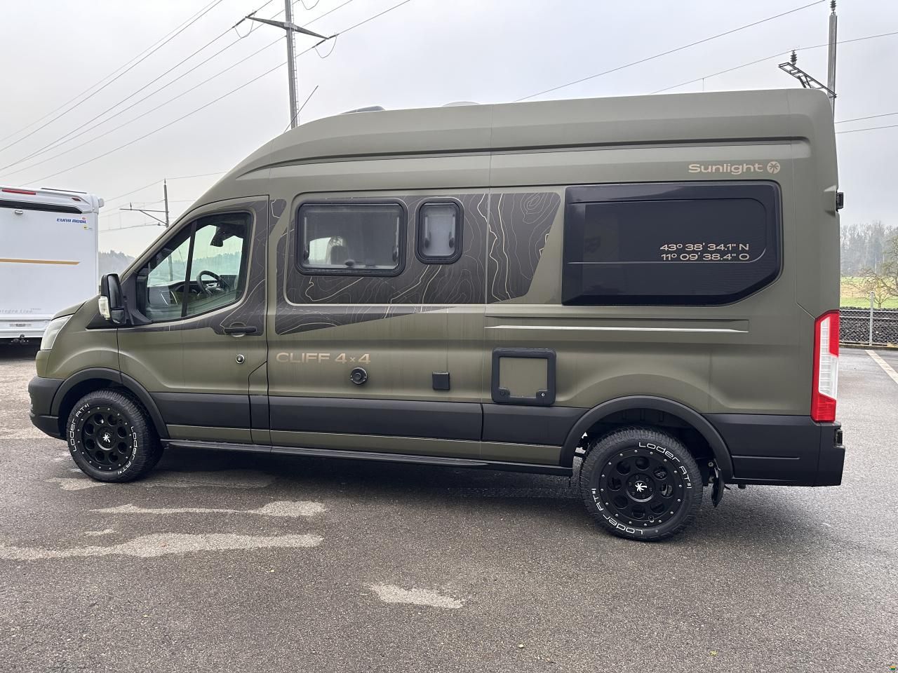 Sunlight Cliff 590 4x4