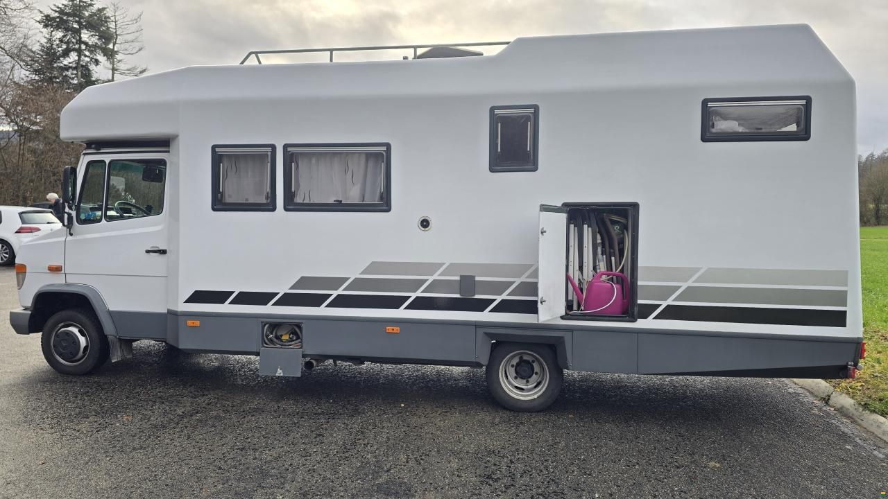 Mercedes Vario 512