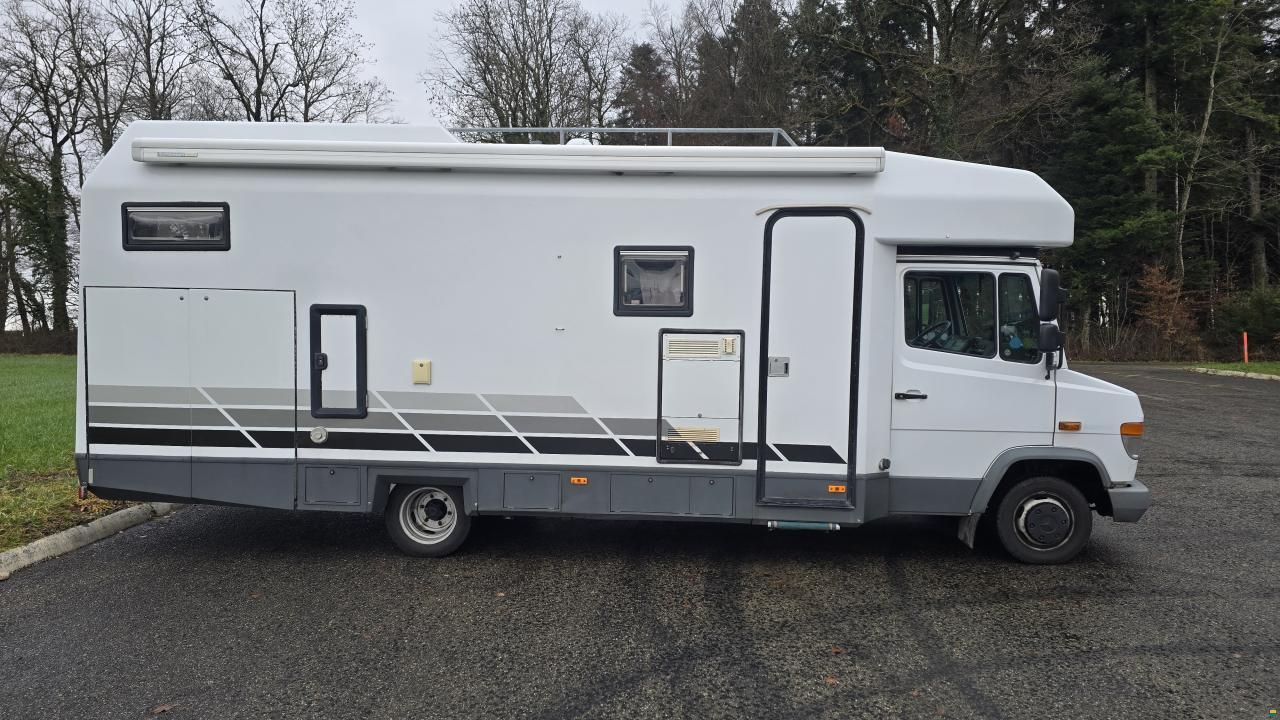 Mercedes Vario 512