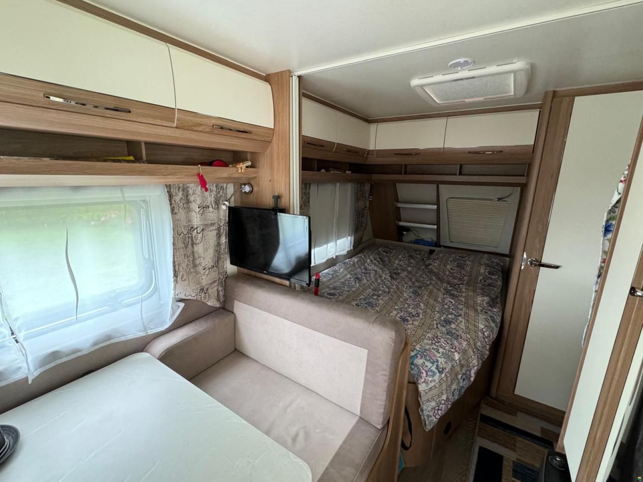 Hobby De Luxe 400 Sfe