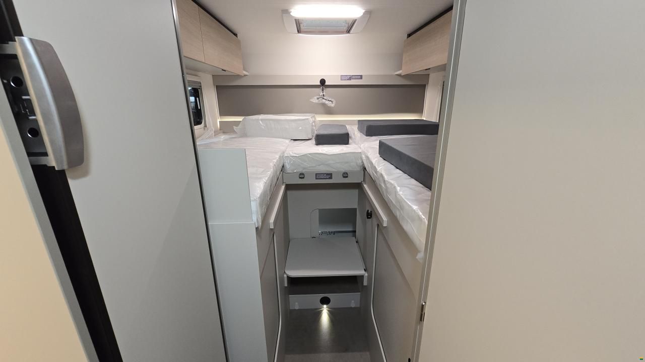 LMC Tracer V 670 - MJ2026