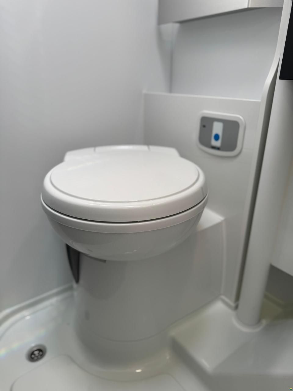 Adria Compact DL 60 Y Selection